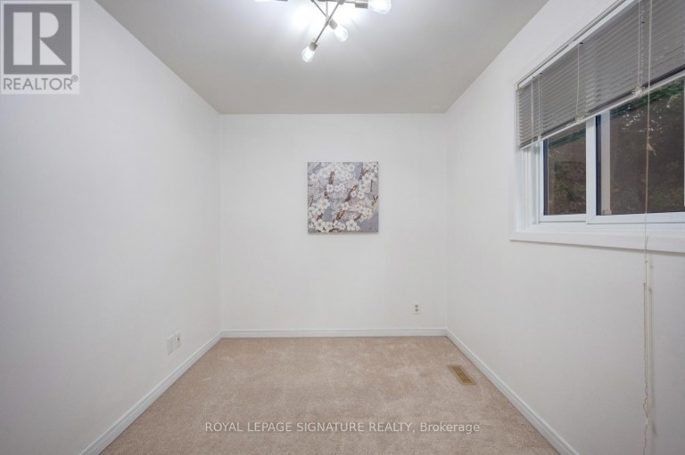 77 MCCRANEY STREET W, Oakville (CP College Park), Ontario, L6H1H5