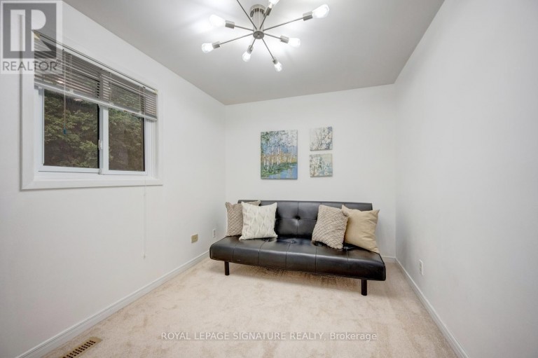 77 MCCRANEY STREET W, Oakville (CP College Park), Ontario, L6H1H5