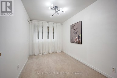 77 MCCRANEY STREET W Oakville (CP College Park) Ontario photo 18