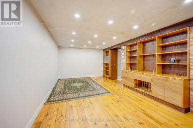 77 MCCRANEY STREET W Oakville (CP College Park) Ontario photo 26