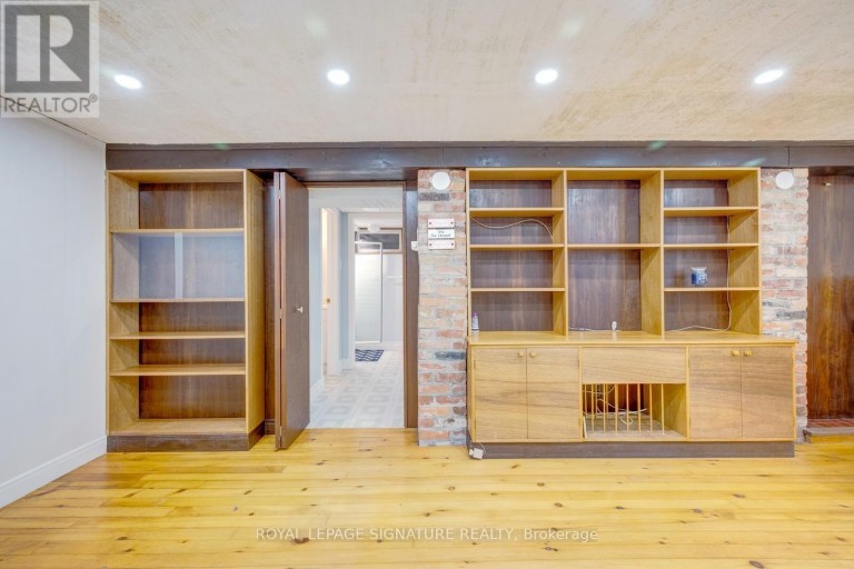 77 MCCRANEY STREET W, Oakville (CP College Park), Ontario, L6H1H5