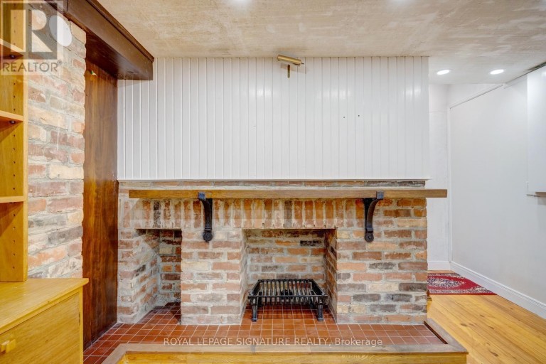77 MCCRANEY STREET W, Oakville (CP College Park), Ontario, L6H1H5