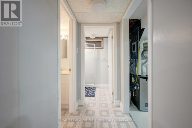 77 MCCRANEY STREET W, Oakville (CP College Park), Ontario, L6H1H5
