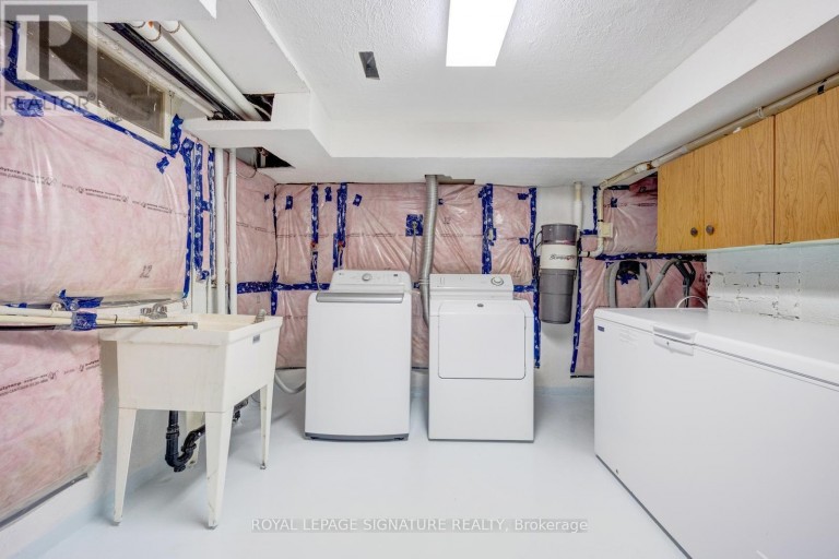 77 MCCRANEY STREET W, Oakville (CP College Park), Ontario, L6H1H5