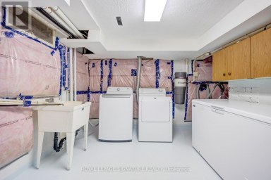 77 MCCRANEY STREET W Oakville (CP College Park) Ontario photo 36