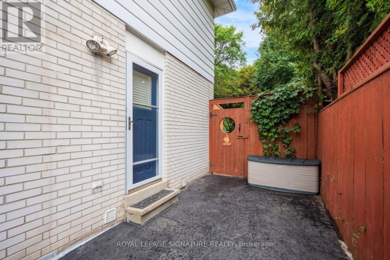 77 MCCRANEY STREET W, Oakville (CP College Park), Ontario, L6H1H5