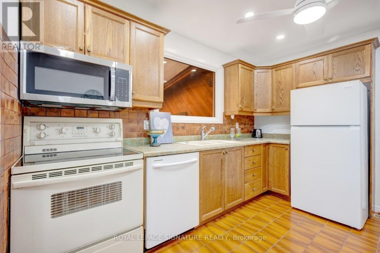 77 MCCRANEY STREET W, Oakville (CP College Park), Ontario, L6H1H5