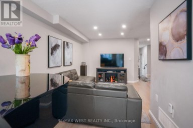 8 JENSEN COURT Vaughan (Maple) Ontario photo 11