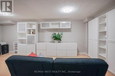 8 JENSEN COURT Vaughan (Maple) Ontario photo 16