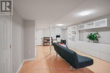 8 JENSEN COURT Vaughan (Maple) Ontario photo 17
