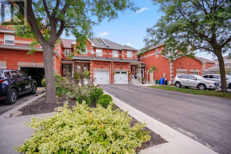8 JENSEN COURT, Vaughan (Maple), Ontario, L6A2T6