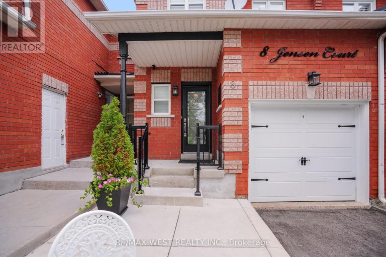 8 JENSEN COURT, Vaughan (Maple), Ontario, L6A2T6