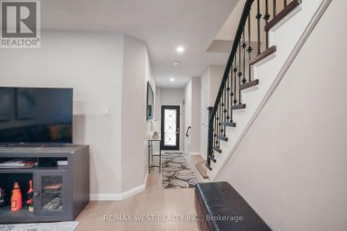 8 JENSEN COURT Vaughan (Maple) Ontario photo 6