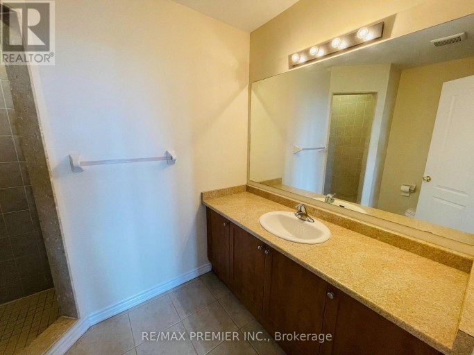 32 SHIFF CRESCENT, Brampton (Heart Lake East), Ontario, L6Z0H6