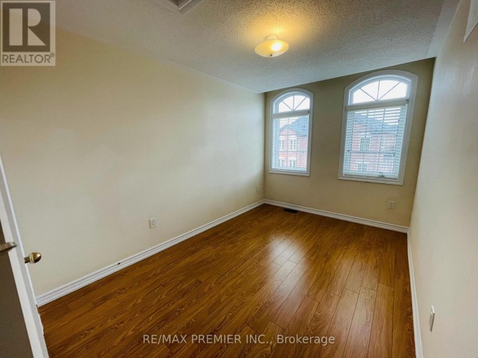 32 SHIFF CRESCENT, Brampton (Heart Lake East), Ontario, L6Z0H6