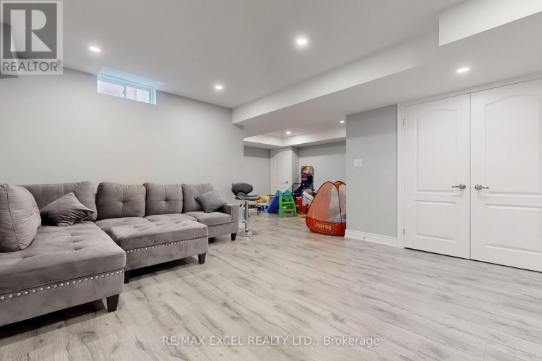 9 SUNNYSIDE HILL ROAD, Markham (Cornell), Ontario, L6B0X4