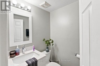 6/7R - 1380 HOPKINS STREET Whitby (Whitby Industrial) Ontario photo 14