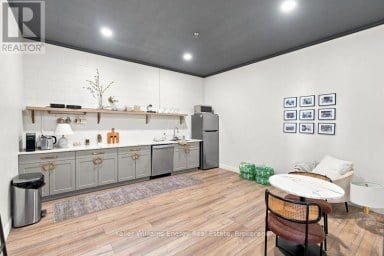 6/7R - 1380 HOPKINS STREET Whitby (Whitby Industrial) Ontario photo 6