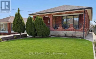 40 MONTANA AVENUE Toronto (Downsview-Roding-CFB) Ontario photo 1