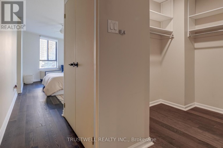 A39 - 300 MILL ROAD, Toronto (Markland Wood), Ontario, M9C4W7