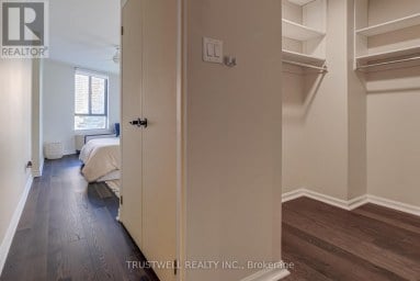A39 - 300 MILL ROAD Toronto (Markland Wood) Ontario photo 15