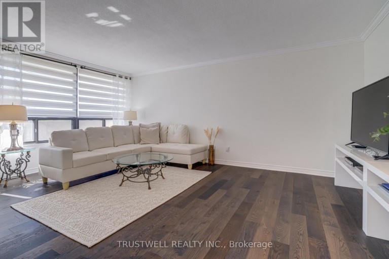 A39 - 300 MILL ROAD, Toronto (Markland Wood), Ontario, M9C4W7