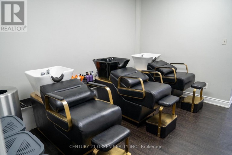 8 - 2565 STEELES AVENUE E, Brampton (Steeles Industrial), Ontario, L6T4L6