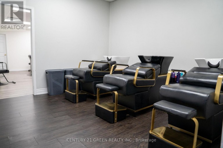 8 - 2565 STEELES AVENUE E, Brampton (Steeles Industrial), Ontario, L6T4L6