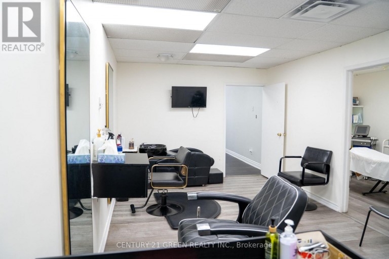 8 - 2565 STEELES AVENUE E, Brampton (Steeles Industrial), Ontario, L6T4L6