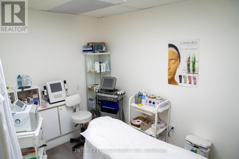 8 - 2565 STEELES AVENUE E, Brampton (Steeles Industrial), Ontario, L6T4L6