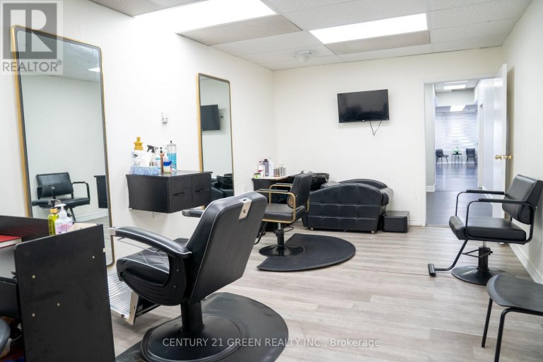 8 - 2565 STEELES AVENUE E, Brampton (Steeles Industrial), Ontario, L6T4L6
