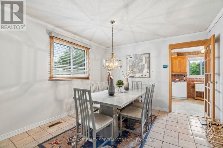 46 LINKDALE ROAD, Brampton (Brampton North), Ontario, L6V2Y6