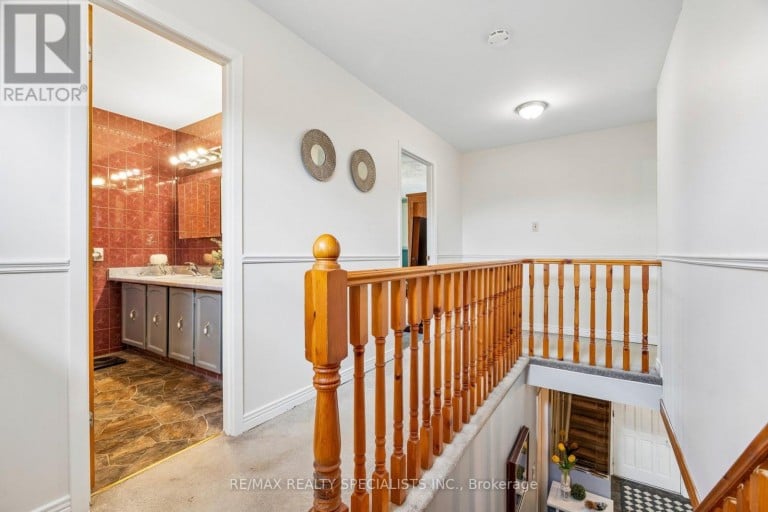 46 LINKDALE ROAD, Brampton (Brampton North), Ontario, L6V2Y6