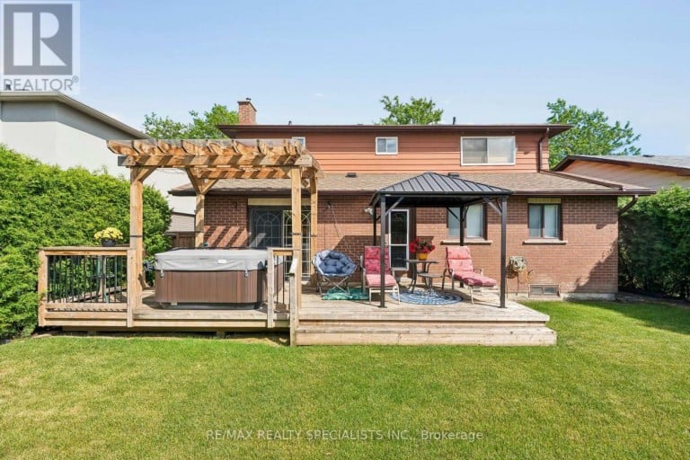 46 LINKDALE ROAD, Brampton (Brampton North), Ontario, L6V2Y6