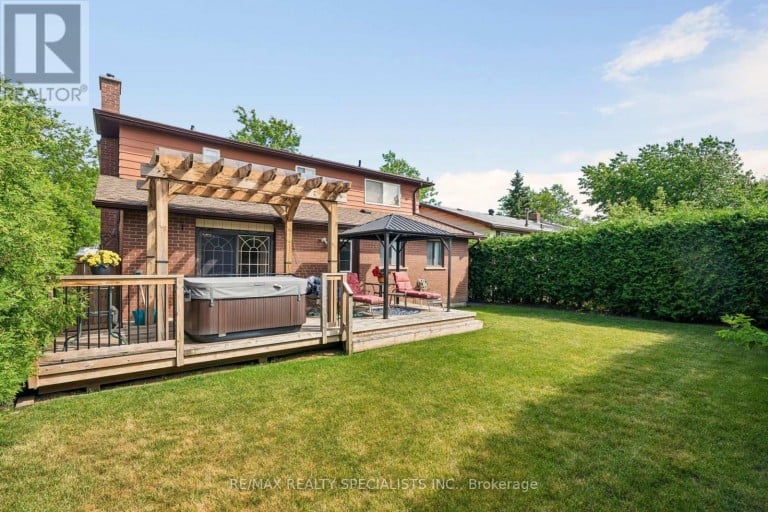 46 LINKDALE ROAD, Brampton (Brampton North), Ontario, L6V2Y6