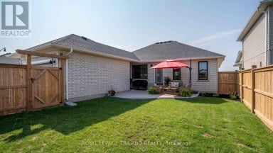 138 RENAISSANCE DRIVE St. Thomas Ontario photo 29