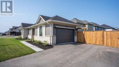 138 RENAISSANCE DRIVE St. Thomas Ontario photo 5
