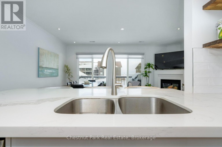 679 JOHNSTON PARK AVENUE, Collingwood, Ontario, L9Y5C7