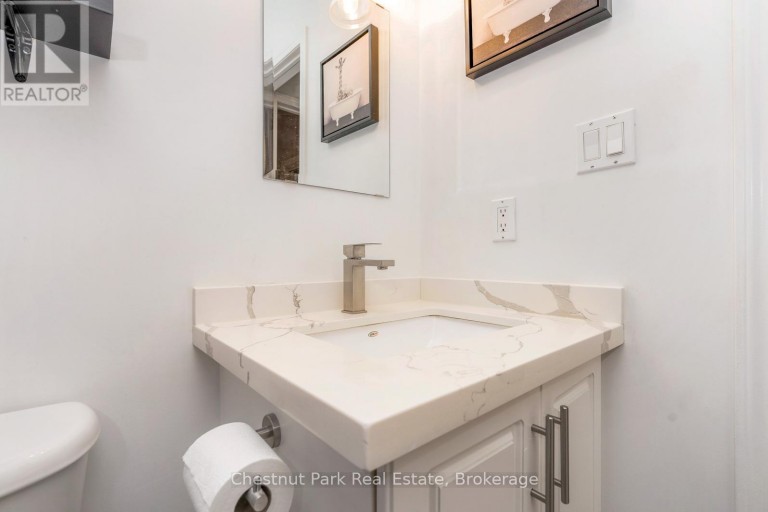 679 JOHNSTON PARK AVENUE, Collingwood, Ontario, L9Y5C7