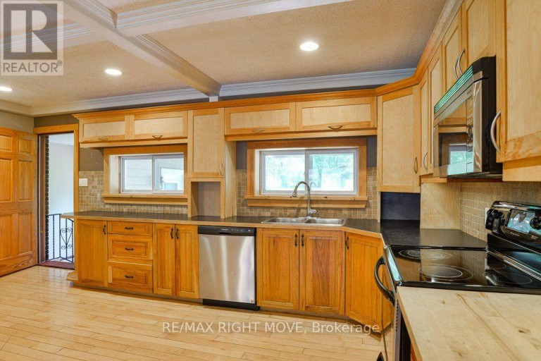 238 MARY STREET, Orillia, Ontario, L3V3E6