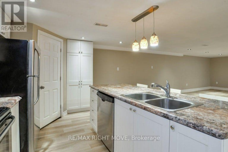 238 MARY STREET, Orillia, Ontario, L3V3E6