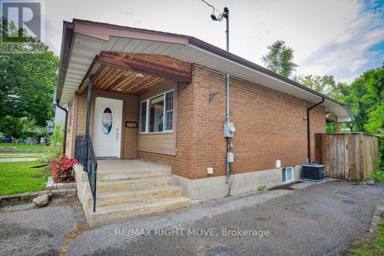 238 MARY STREET, Orillia, Ontario, L3V3E6