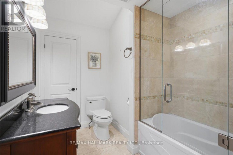 105 DUCKWORTH STREET, Barrie (Codrington), Ontario, L4M3V9