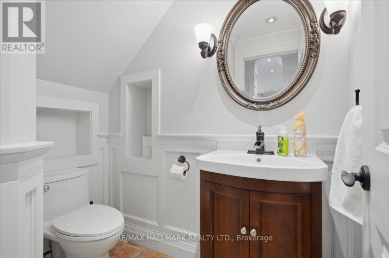 105 DUCKWORTH STREET, Barrie (Codrington), Ontario, L4M3V9