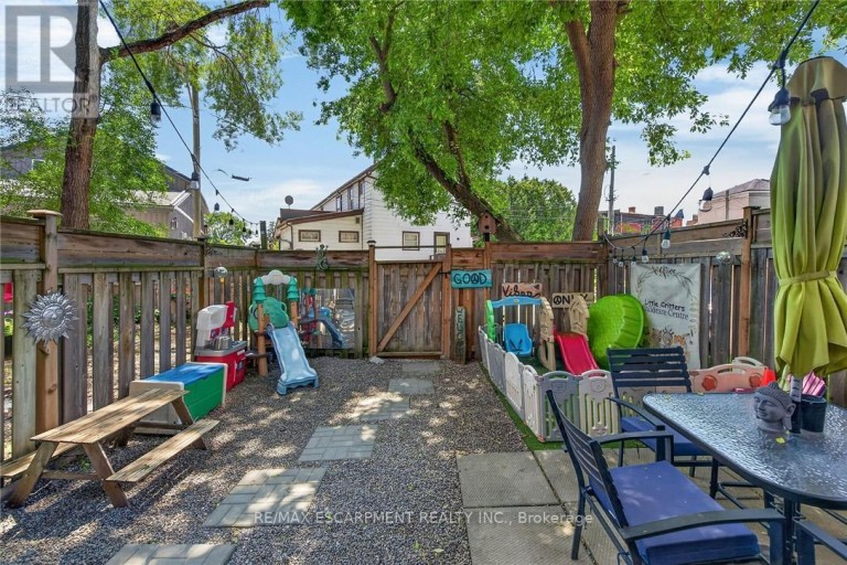 A&B - 18 KING STREET, Haldimand, Ontario, N0A1E0