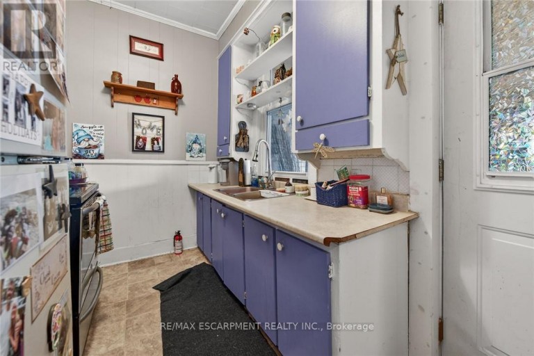 A&B - 18 KING STREET, Haldimand, Ontario, N0A1E0