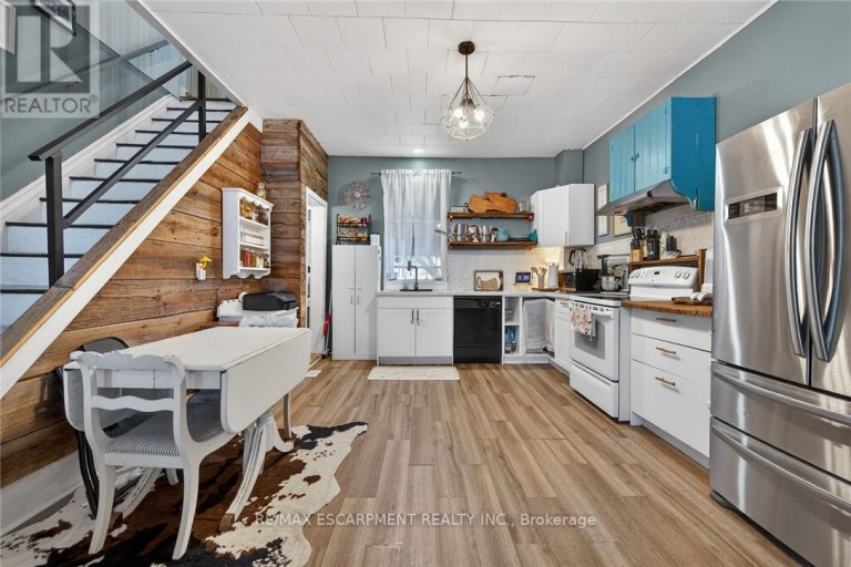 A&B - 18 KING STREET, Haldimand, Ontario, N0A1E0