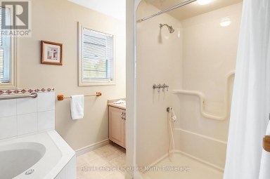 217 DOMINION DRIVE Clearview (Stayner) Ontario photo 21