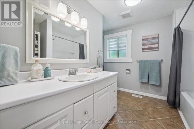 6167 GUELPH STREET Centre Wellington Ontario photo 21