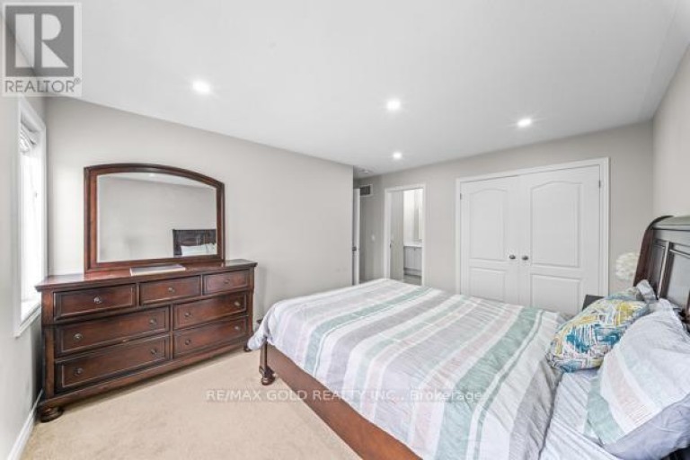 10 ROUGEBANK AVENUE, Caledon, Ontario, L7C3V1